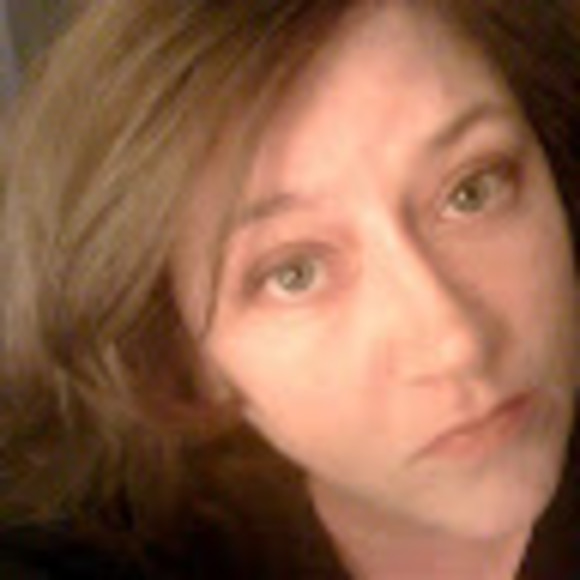 Meet your Posher, Laura - Picture 1 of 1